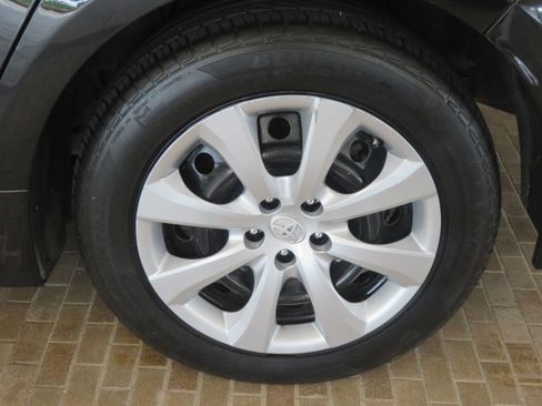 Used 2021 Toyota Corolla LE FWD image 8