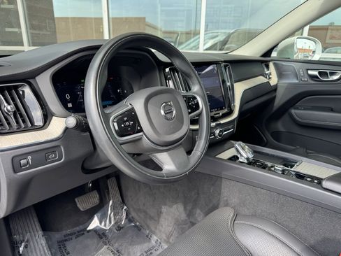 Used 2022 Volvo XC60 B5 Inscription w/ Advanced Package image 33