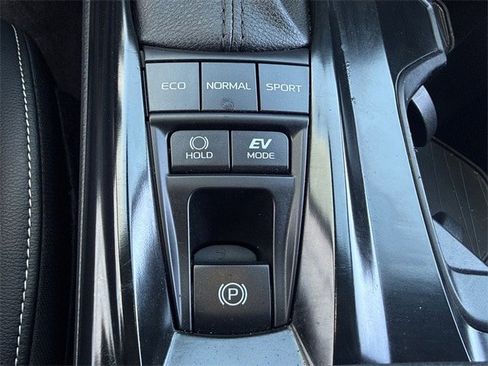 Used 2025 Toyota Camry SE image 21