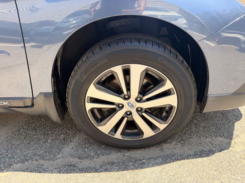 Used 2018 Subaru Outback 2.5i Limited AWD/4WD image 9