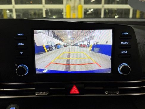 Certified 2023 Hyundai Elantra SEL image 31