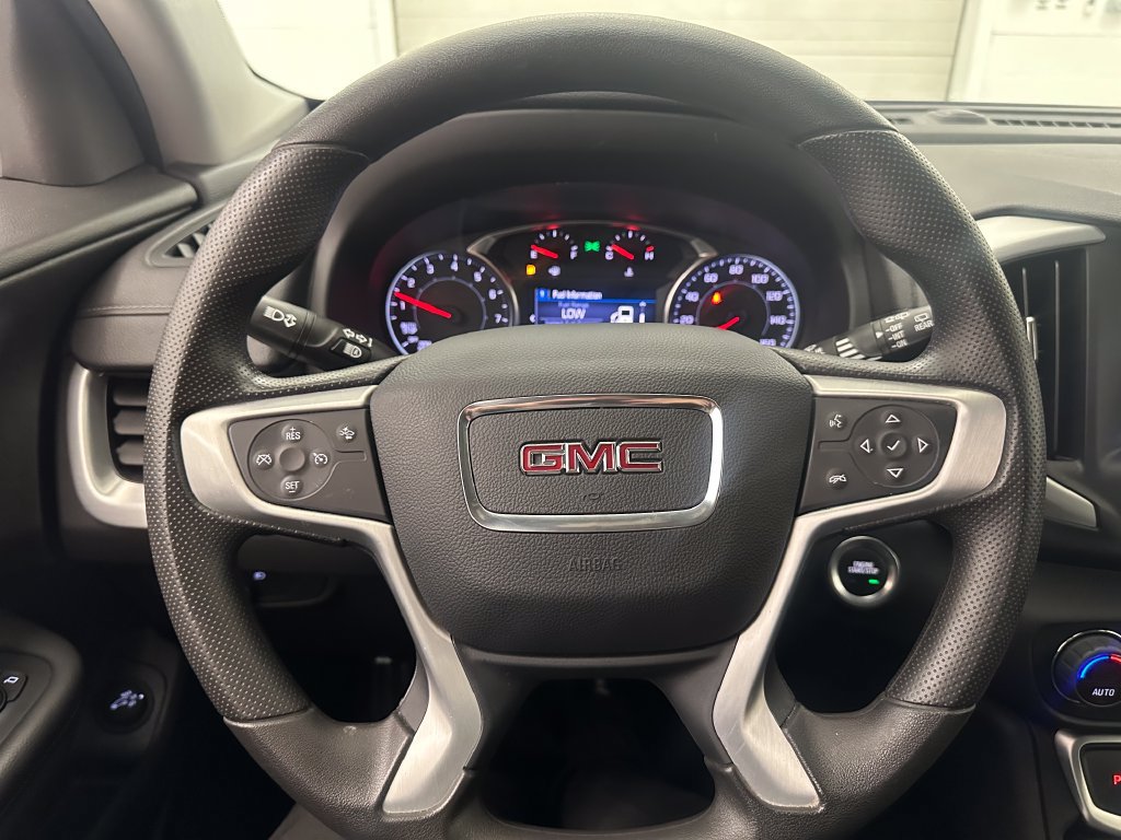 Used 2023 GMC Terrain SLE w/ Driver Convenience Package FWD image 10