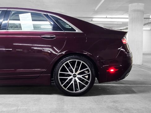 Used 2018 Lincoln MKZ Reserve w/ Luxury Package image 17