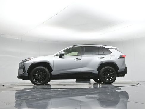 Used 2025 Toyota RAV4 SE image 54