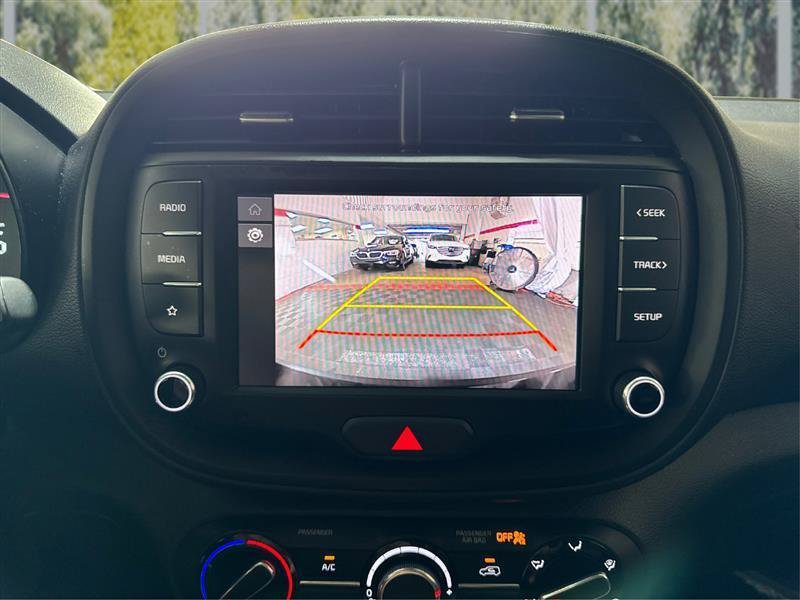 Used 2024 Kia Soul LX w/ Option Group 015 FWD image 25