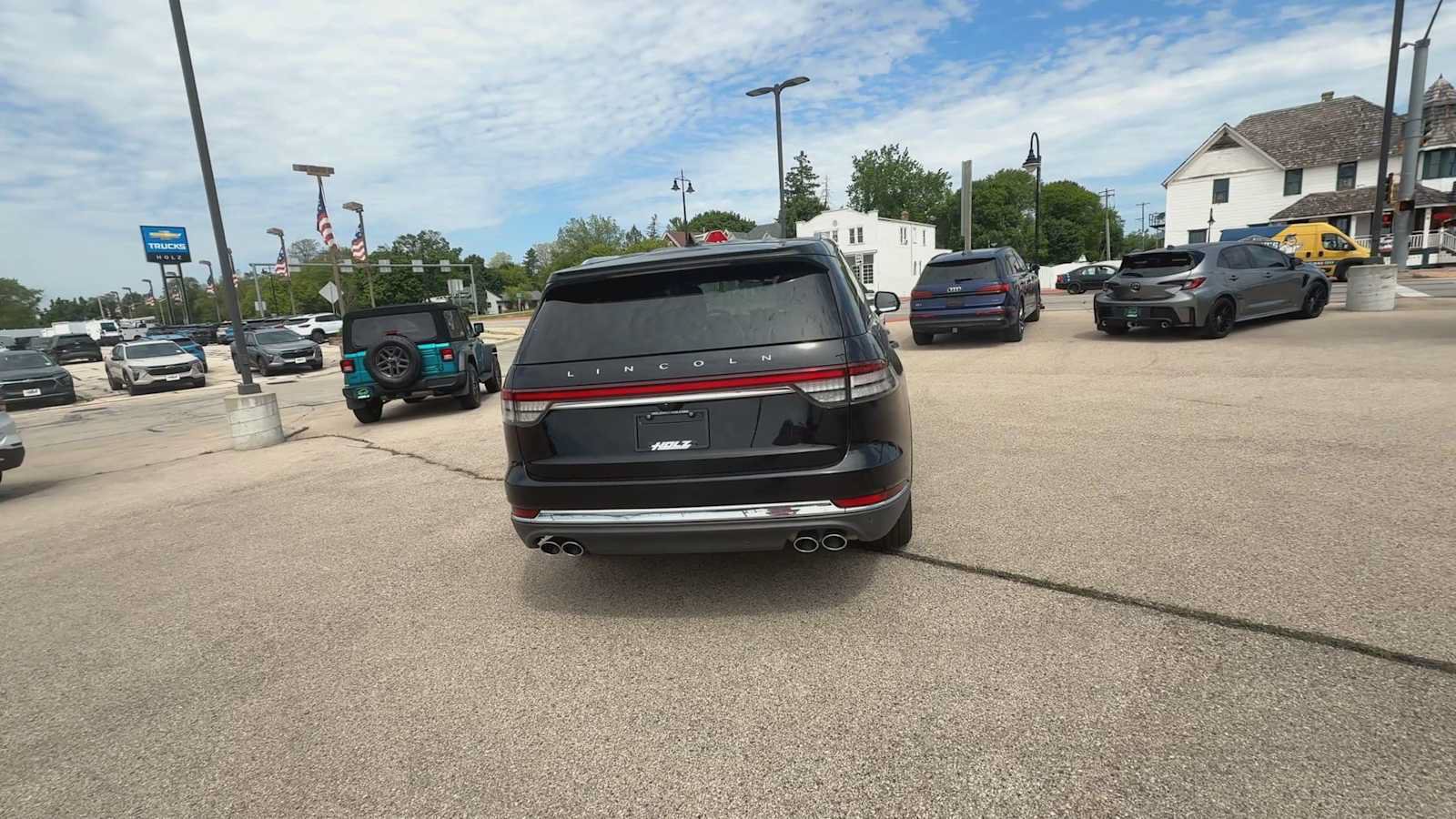Used 2024 Lincoln Aviator Reserve AWD/4WD image 7