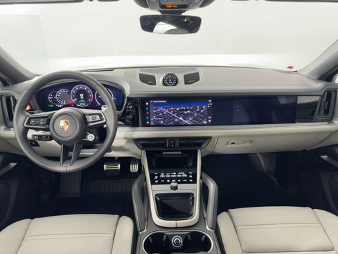 Used 2026 Porsche Cayenne S image 17
