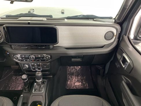 Used 2024 Jeep Wrangler Sport S image 16