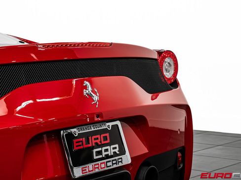 Used 2015 Ferrari 458 Speciale Coupe RWD image 28