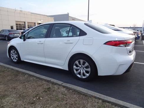 Used 2025 Toyota Corolla LE image 7