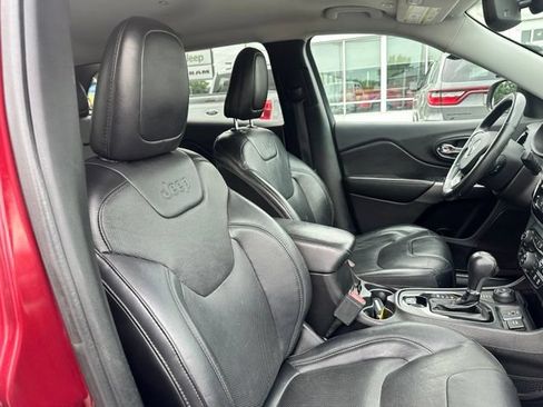 Used 2019 Jeep Cherokee Limited AWD/4WD image 4