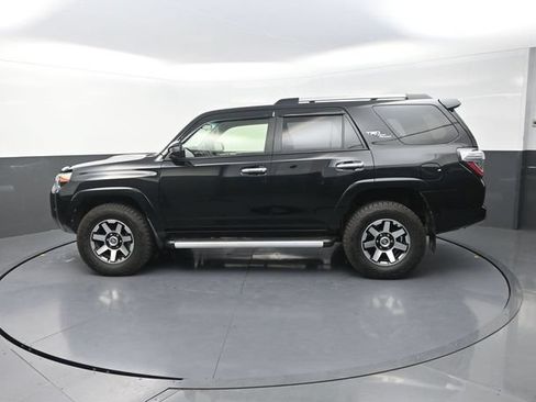 Certified 2018 Toyota 4Runner TRD Off-Road w/ Wilderness Package AWD/4WD image 4