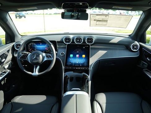 Used 2026 Mercedes-Benz GLC 300 4MATIC image 19