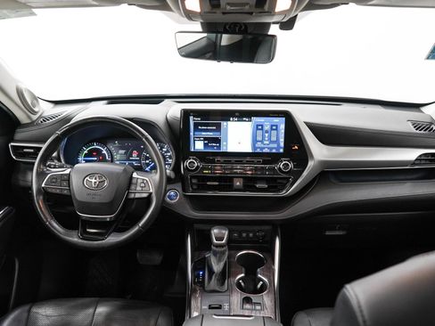 Used 2021 Toyota Highlander Platinum AWD/4WD image 13