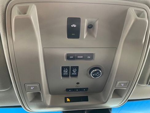 Used 2017 GMC Yukon SLT image 43