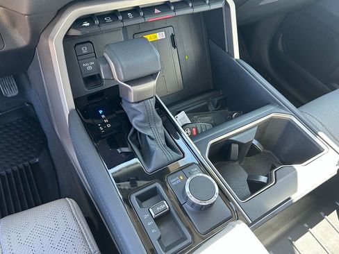 Used 2024 Toyota Tundra Limited AWD/4WD image 26