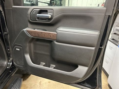 Used 2022 GMC Sierra 3500 Denali w/ Denali Ultimate Package image 23