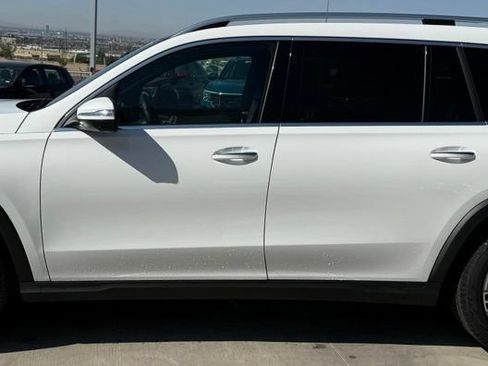 Used 2025 Mercedes-Benz GLS 450 4MATIC image 6