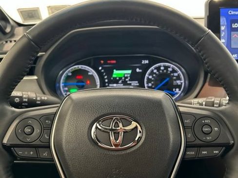 Used 2022 Toyota Venza Limited w/ Advanced Technology Package AWD/4WD image 11