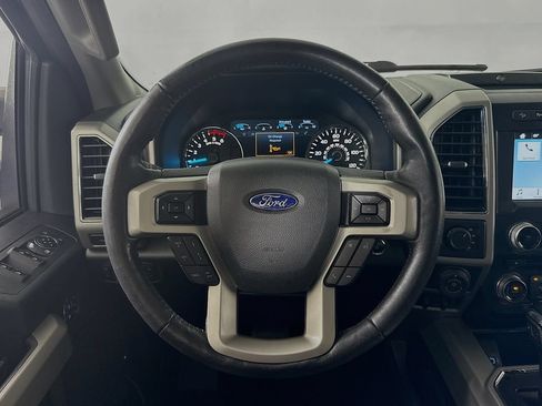 Used 2018 Ford F150 Lariat w/ Equipment Group 502A Luxury AWD/4WD image 11