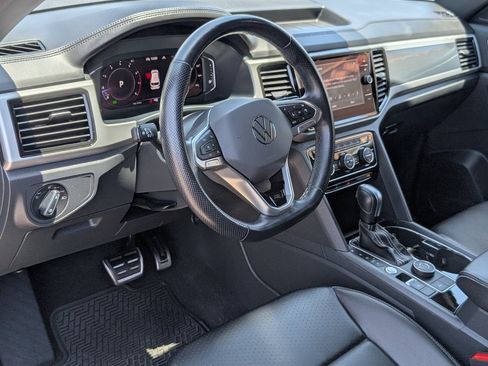 Used 2022 Volkswagen Atlas Cross Sport SEL R-Line AWD/4WD image 14