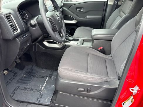 Used 2024 Nissan Frontier SV w/ Technology Package RWD image 10