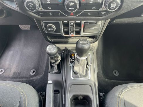 Used 2025 Jeep Wrangler Unlimited Sport AWD/4WD image 40