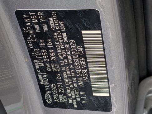 Used 2025 Hyundai Elantra SEL FWD image 32