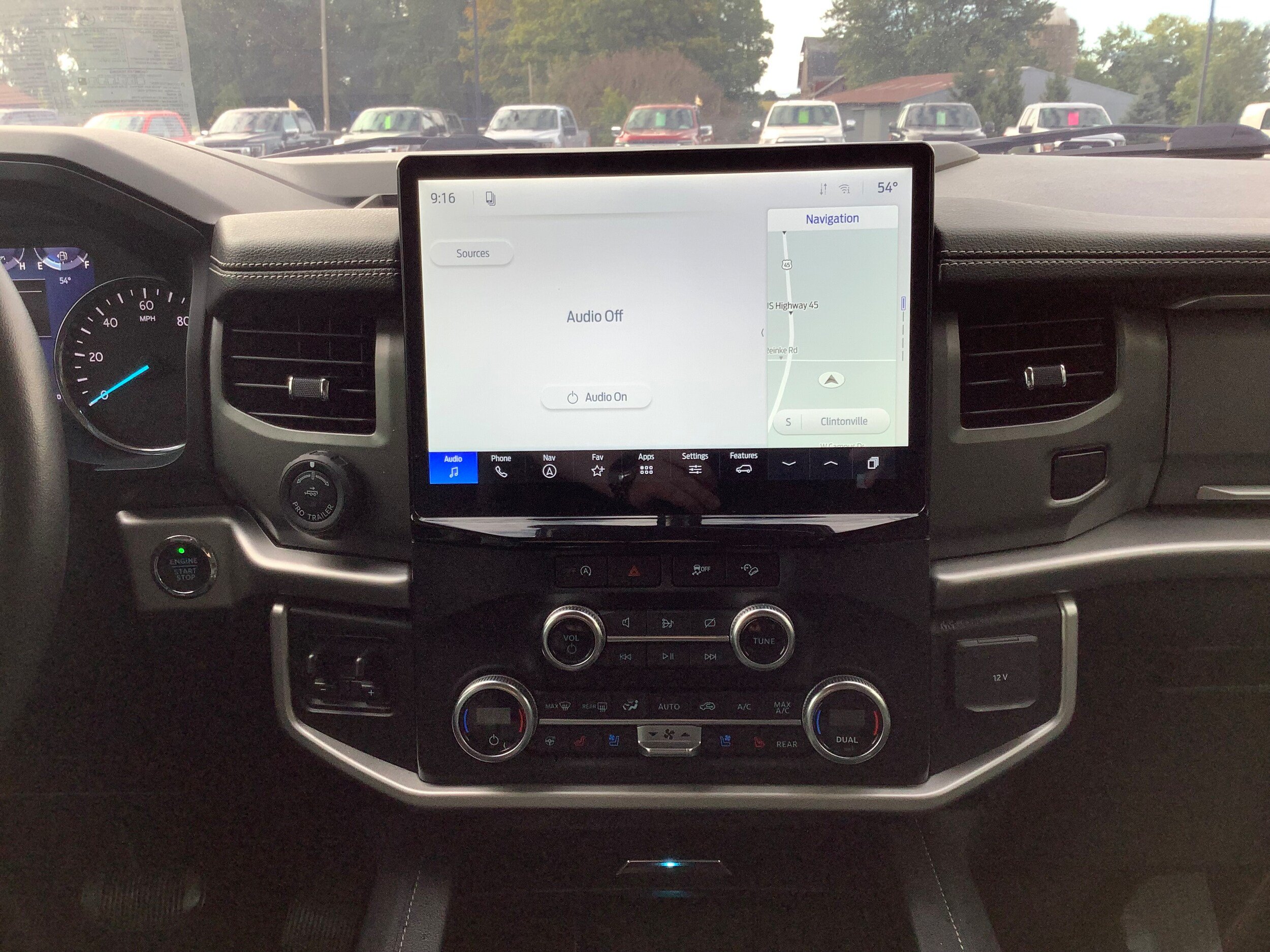 Used 2024 Ford Expedition XLT AWD/4WD image 10