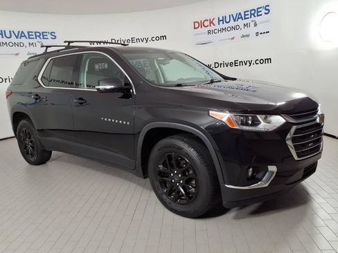 Used 2019 Chevrolet Traverse LT FWD image 3