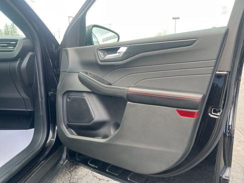 Used 2023 Ford Escape ST-Line w/ Tech Pack #1 AWD/4WD image 29