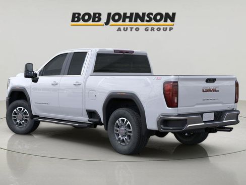 New 2026 GMC Sierra 2500 SLE image 3