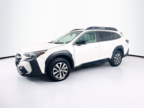 Used 2023 Subaru Outback Premium AWD/4WD image 3