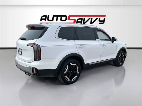 Used 2023 Kia Telluride EX w/ EX Captain's Chair Package image 7
