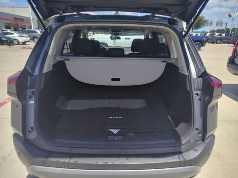 Used 2023 Nissan Rogue SV FWD image 10