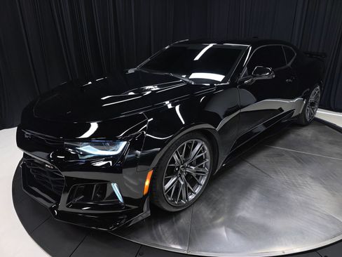 Used 2021 Chevrolet Camaro ZL1 RWD image 47