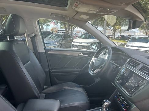 Used 2022 Volkswagen Tiguan SE image 35