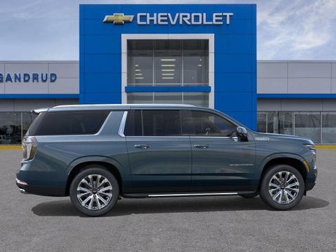 New 2026 Chevrolet Suburban High Country AWD/4WD image 29