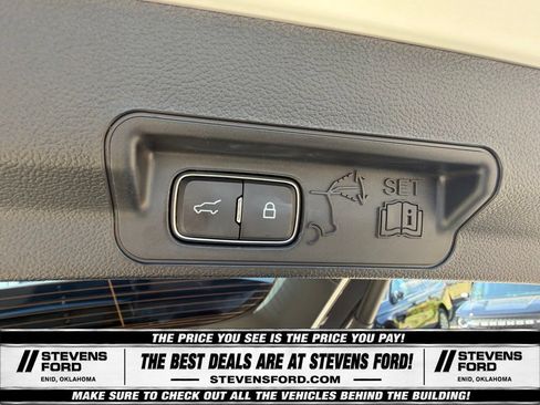 Used 2023 Ford Explorer XLT w/ Equipment Group 202A AWD/4WD image 43
