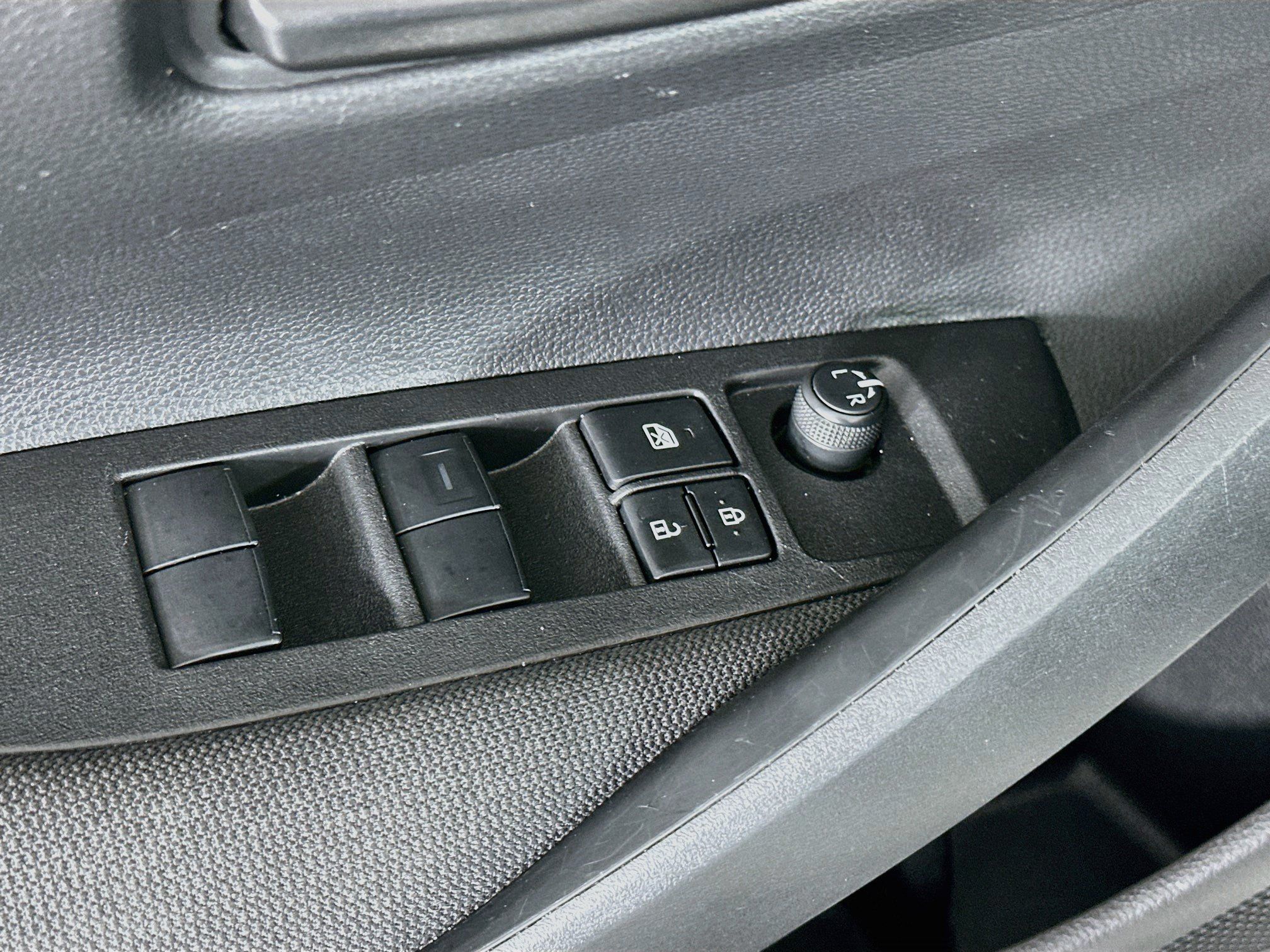 Used 2025 Toyota Corolla LE FWD image 15