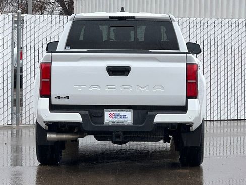 Used 2024 Toyota Tacoma TRD Sport w/ TRD Sport Premium Package image 5