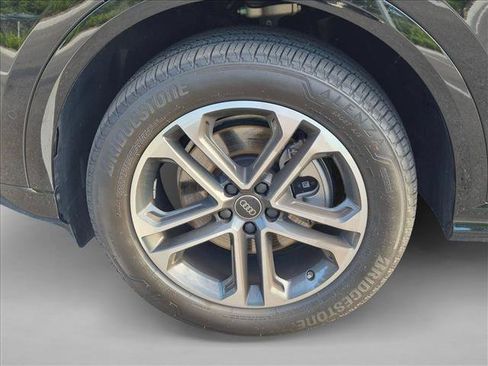 Certified 2025 Audi Q5 Premium w/ Premium Plus AWD/4WD image 23