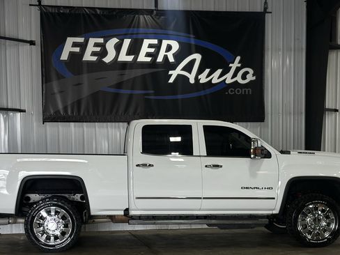 Used 2019 GMC Sierra 2500 Denali w/ Duramax Plus Package image 1