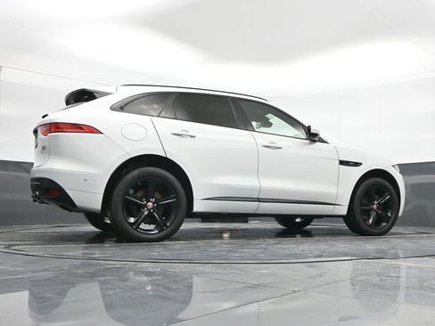 Used 2017 Jaguar F-PACE R-Sport image 45