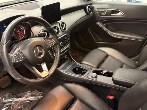 Used 2018 Mercedes-Benz GLA 250 GLA 250 w/ Premium Package image 5