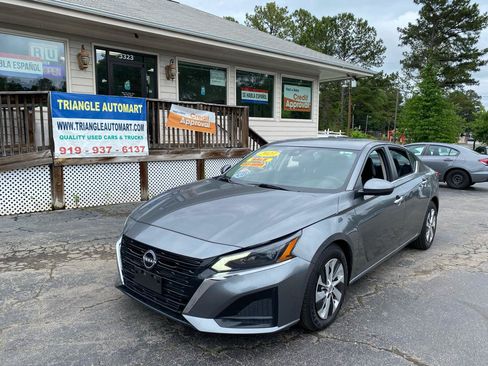 Used 2023 Nissan Altima 2.5 S FWD image 1