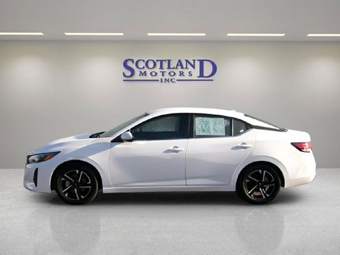 Used 2025 Nissan Sentra SV FWD image 1