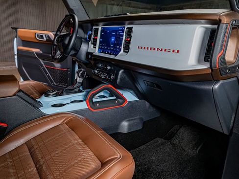 Used 2024 Ford Bronco Heritage Edition image 19