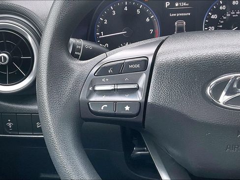 Used 2022 Hyundai Kona SEL FWD image 11