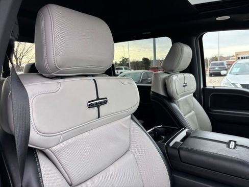 Used 2022 Ford F150 Lightning Platinum image 26